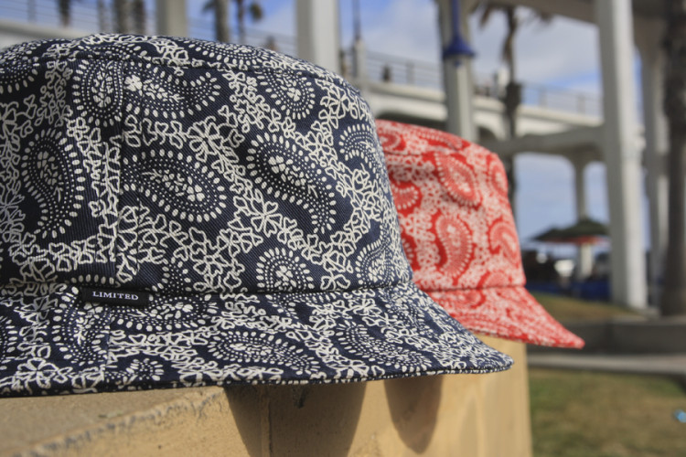 DeadlineLtd_Paisly_buckethat_Navy_Red